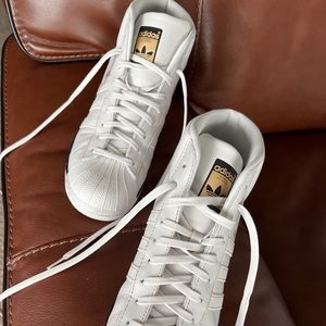 Adidas originals men’s pro model new